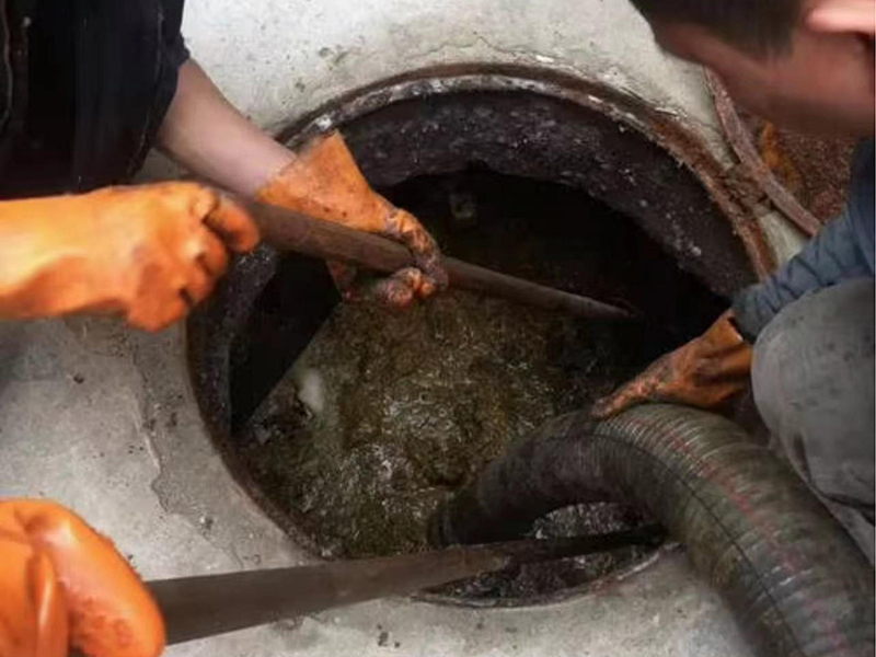 铅山清理化粪池时如何避免沼气的危害?